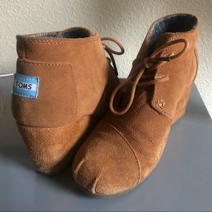 TOMS wedges